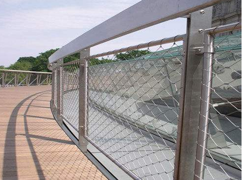 不銹鋼防護(hù)網(wǎng)