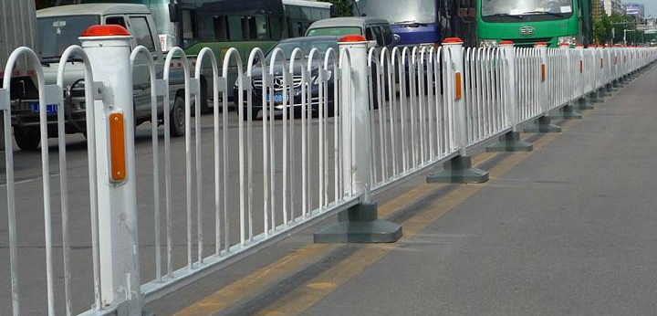 道路隔離柵