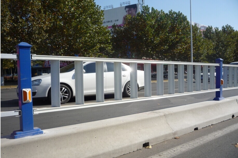 市政護欄網(wǎng)價格